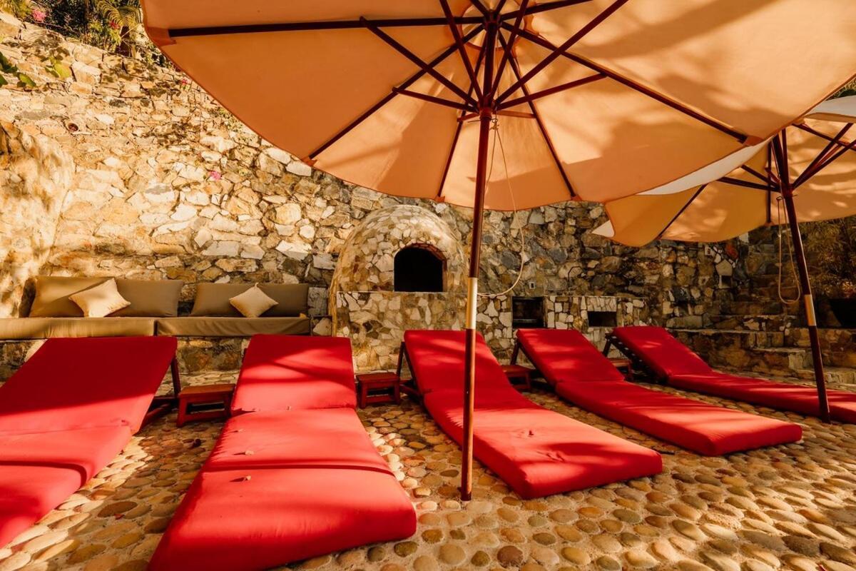 Dream Villa With Private Beach And Catering Сіуатанехо Екстер'єр фото