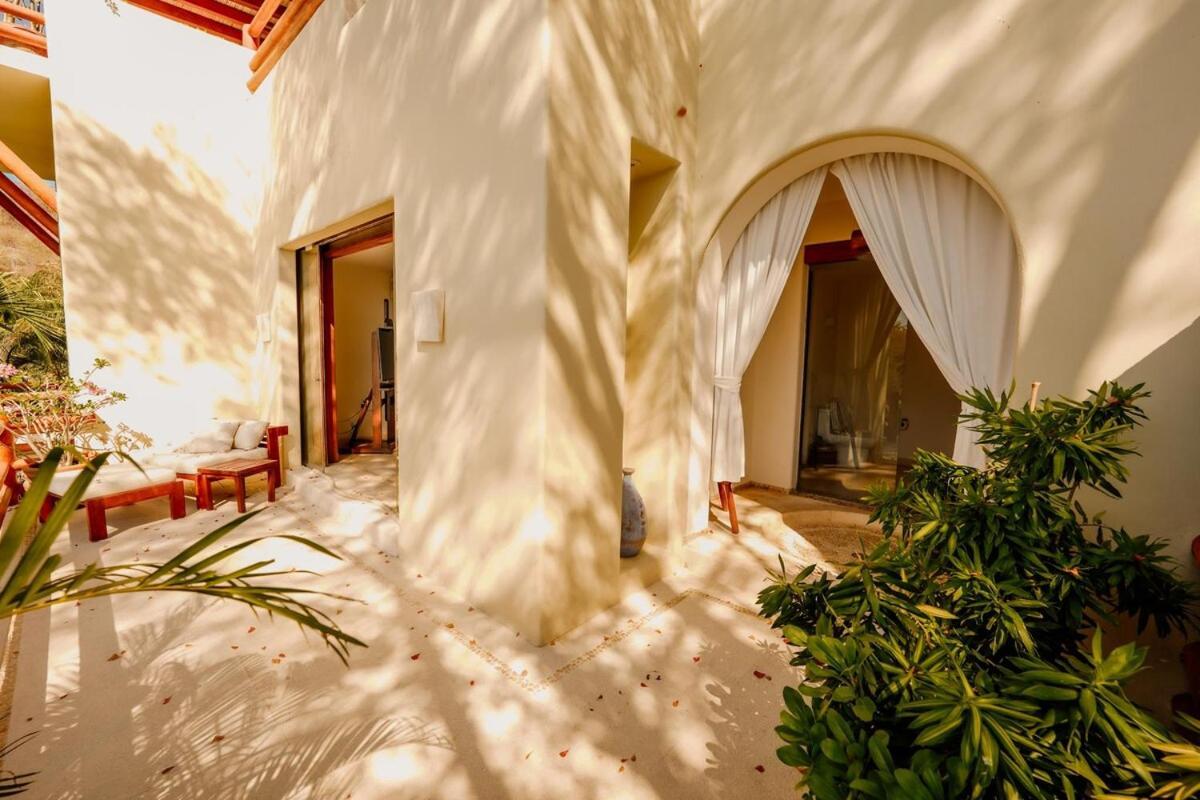 Dream Villa With Private Beach And Catering Сіуатанехо Екстер'єр фото