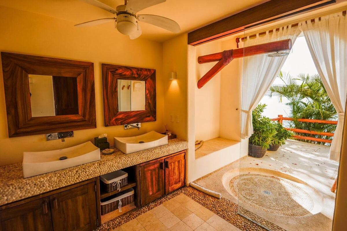Dream Villa With Private Beach And Catering Сіуатанехо Екстер'єр фото