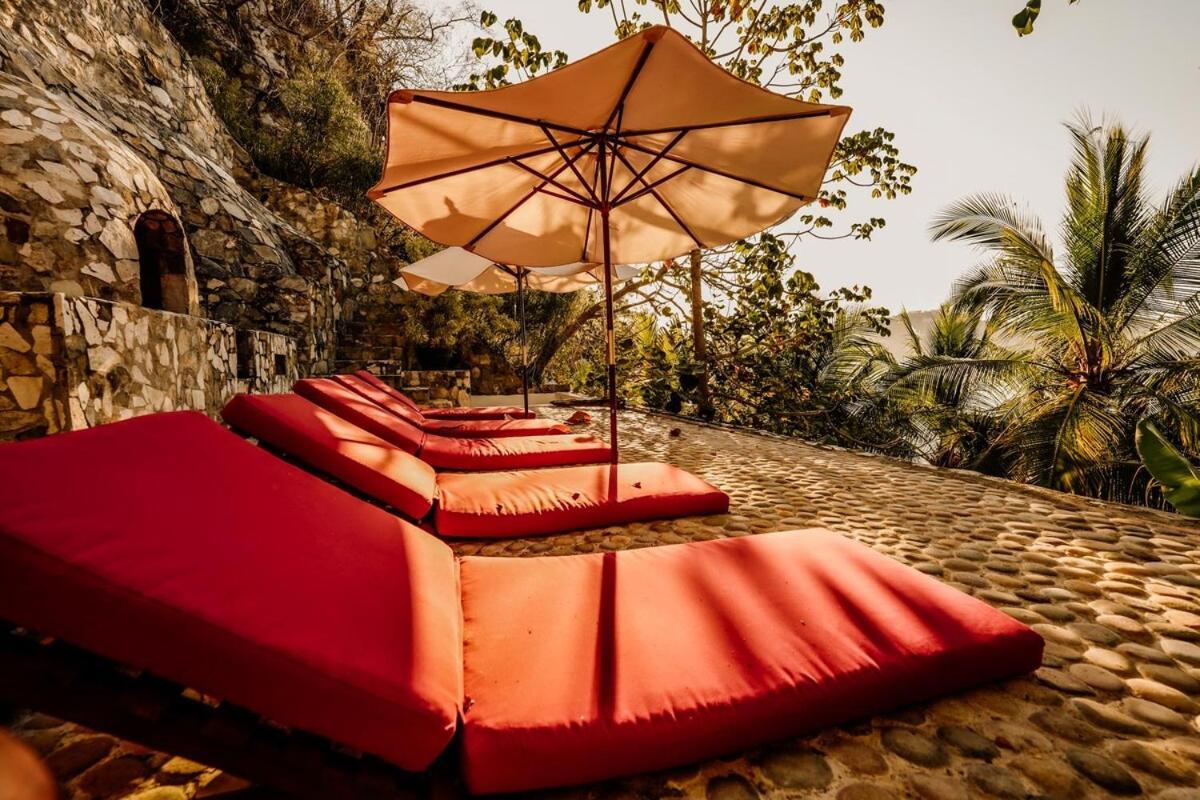 Dream Villa With Private Beach And Catering Сіуатанехо Екстер'єр фото